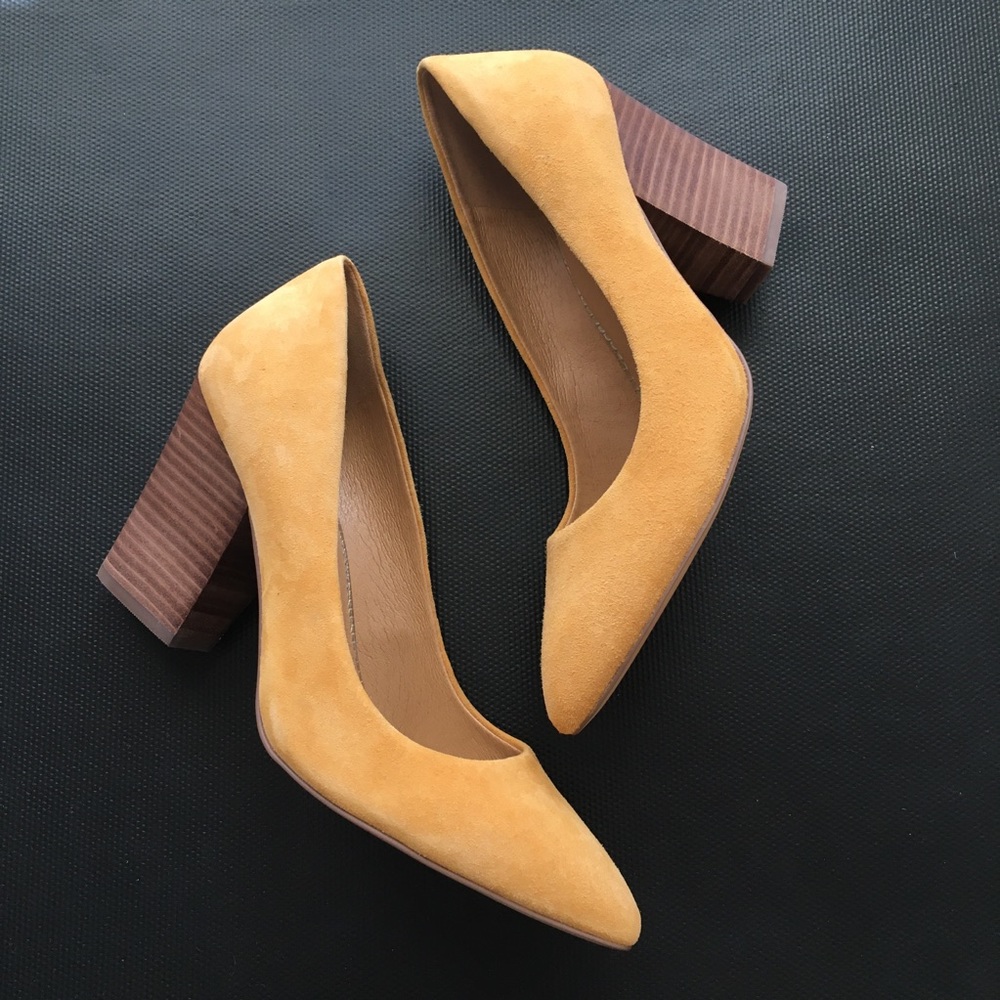 Like new condition.Yellow Crown Vintage heels. 10M